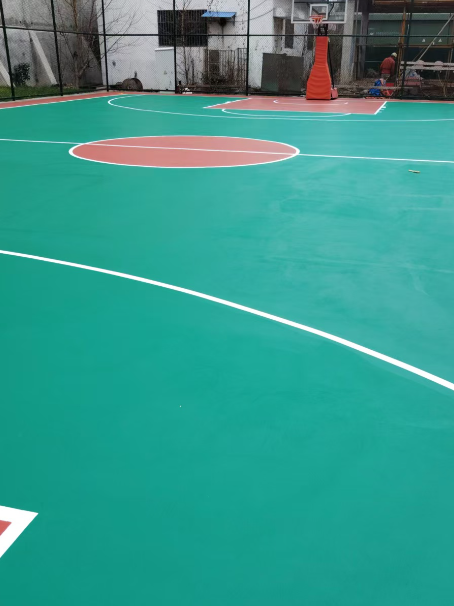 蒋湖农场 球场长期使用易出现地面开裂